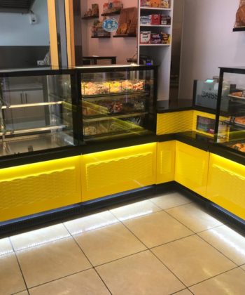 Réalisation Stockresto Bois Maroc - Meuble - Exposition - Etagère - Vitrine - 3-Vitrine point chaud Pour Boulangerie Et Pâtisserie